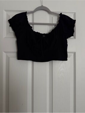 Black Puff-Sleeve Cropped Top Size XL
